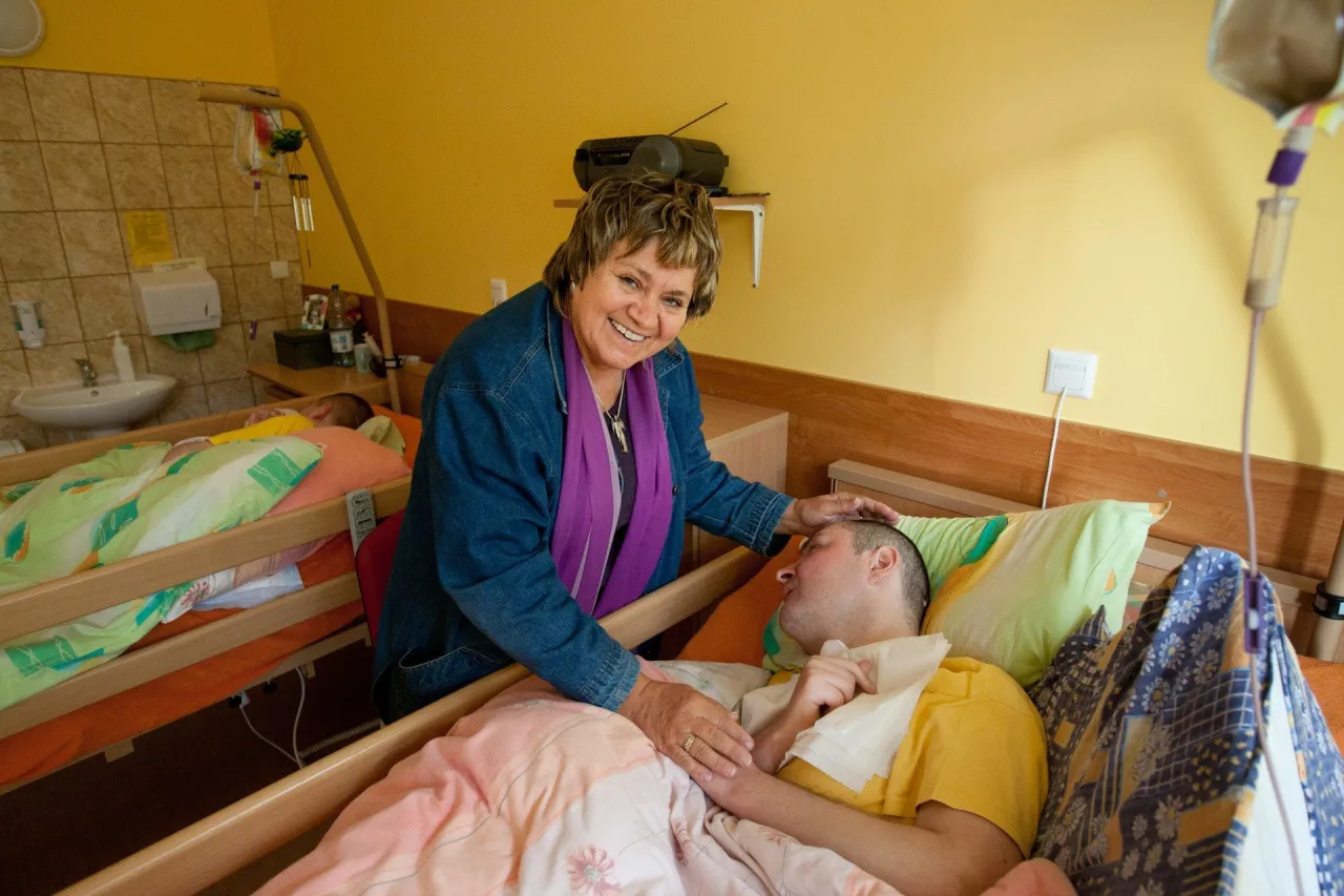 Zdjęcie Jak wybudzić ze śpiączki - skuteczne metody i oczekiwania w terapii
