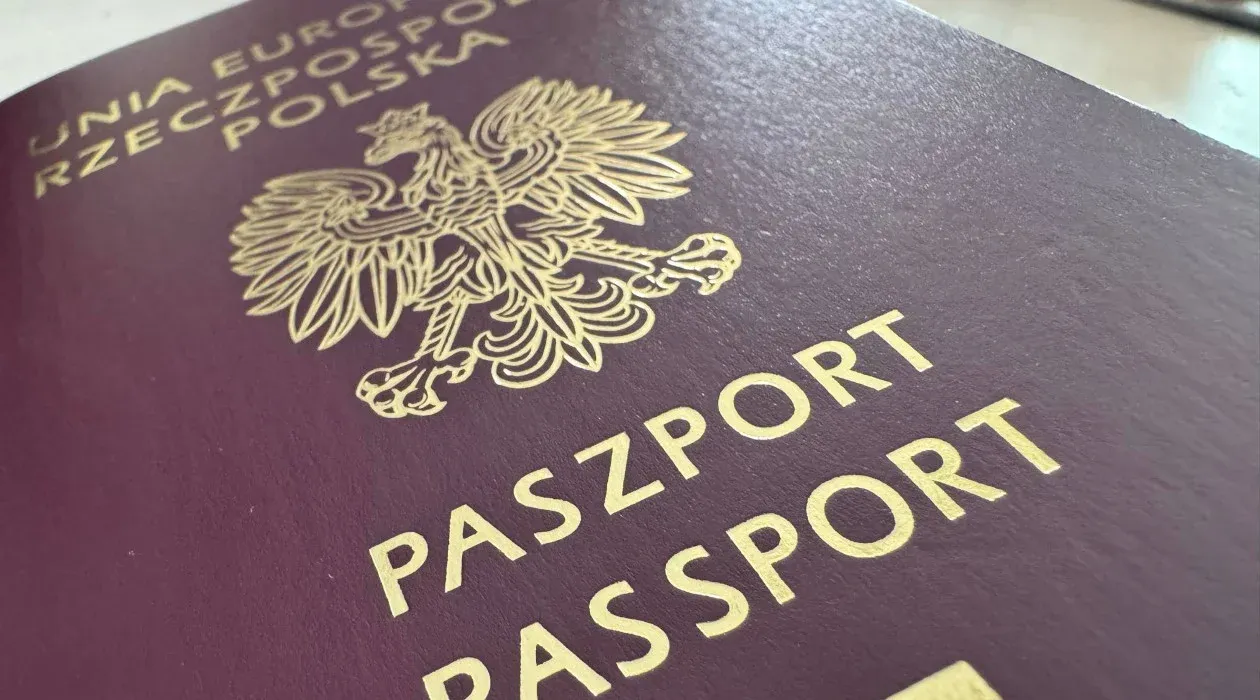 Zdjęcie Gdzie zapłacić za paszport? Poznaj wszystkie metody płatności