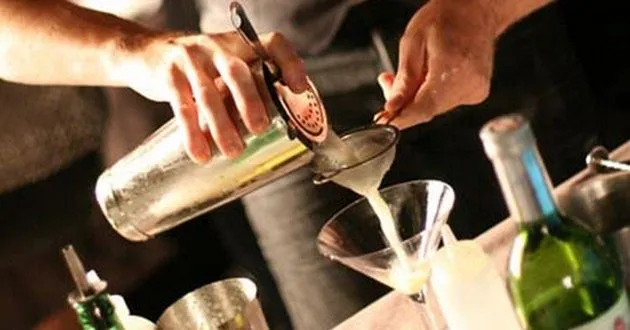 Zdjęcie Jak zostać barmanem kobietą i pokonać wyzwania w branży