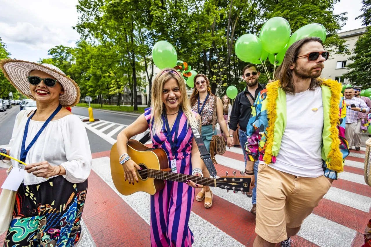Zdjęcie Lata retro: Odkryj magię stylu, muzyki i kultury minionych dekad