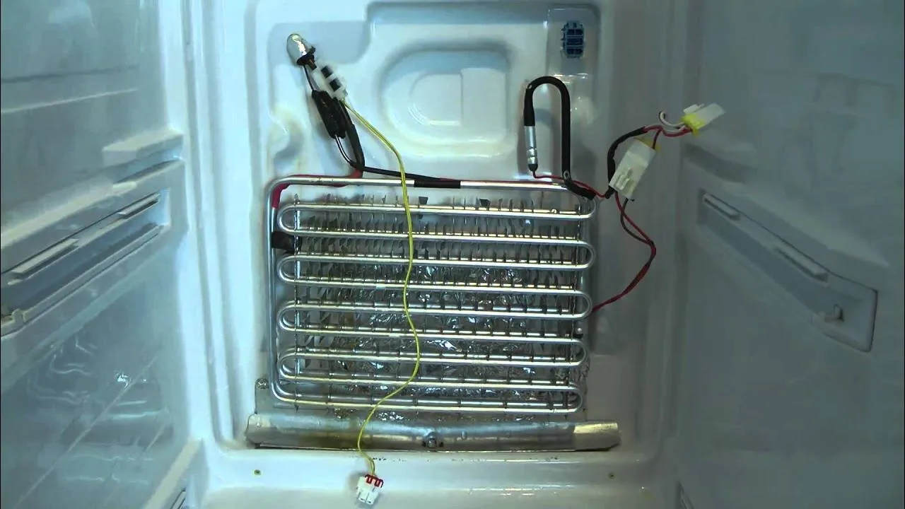 Zdjęcie Bezpiecznik w lodówce – gdzie go znaleźć i jak uniknąć kosztownej awarii?