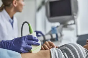Zdjęcie Co jeść przed badaniem USG jamy brzusznej – uniknij błędów i przygotuj się prawidłowo