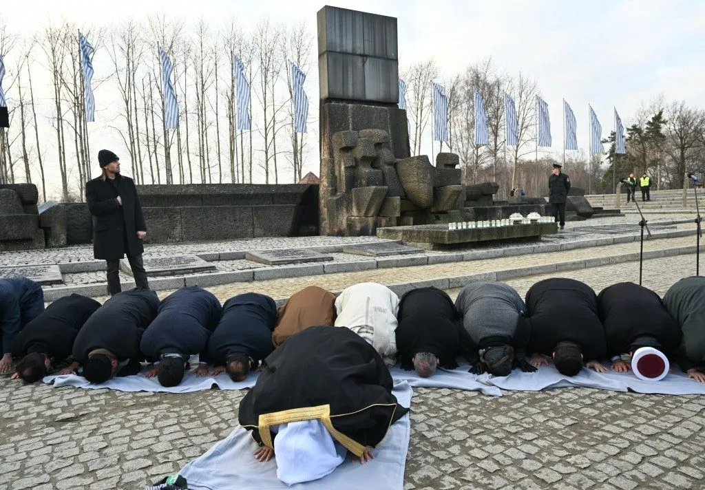 Zdjęcie Ile dokładnie trwa modlitwa muzułmanów? Sprawdź czas i etapy salat