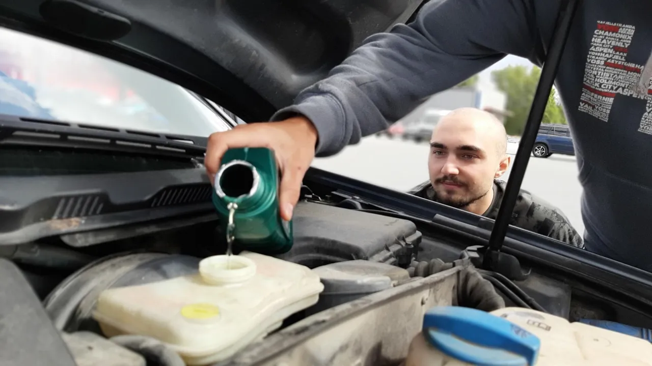 Zdjęcie Jaki olej do silnika z LPG? Kluczowe informacje dla Twojego auta