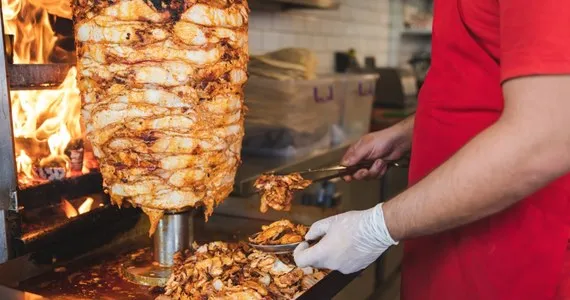 Zdjęcie Czy kebab to fast food? Odkryj prawdę o tym popularnym daniu