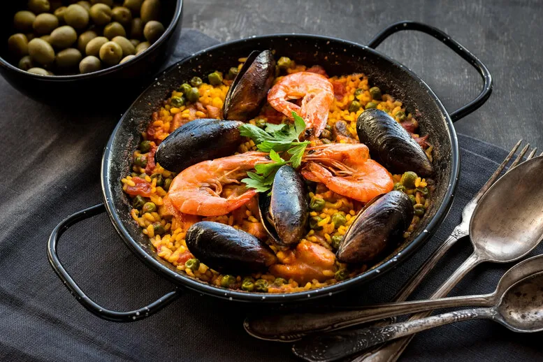 Zdjęcie Paella co to: Odkryj sekrety tej wyjątkowej hiszpańskiej potrawy