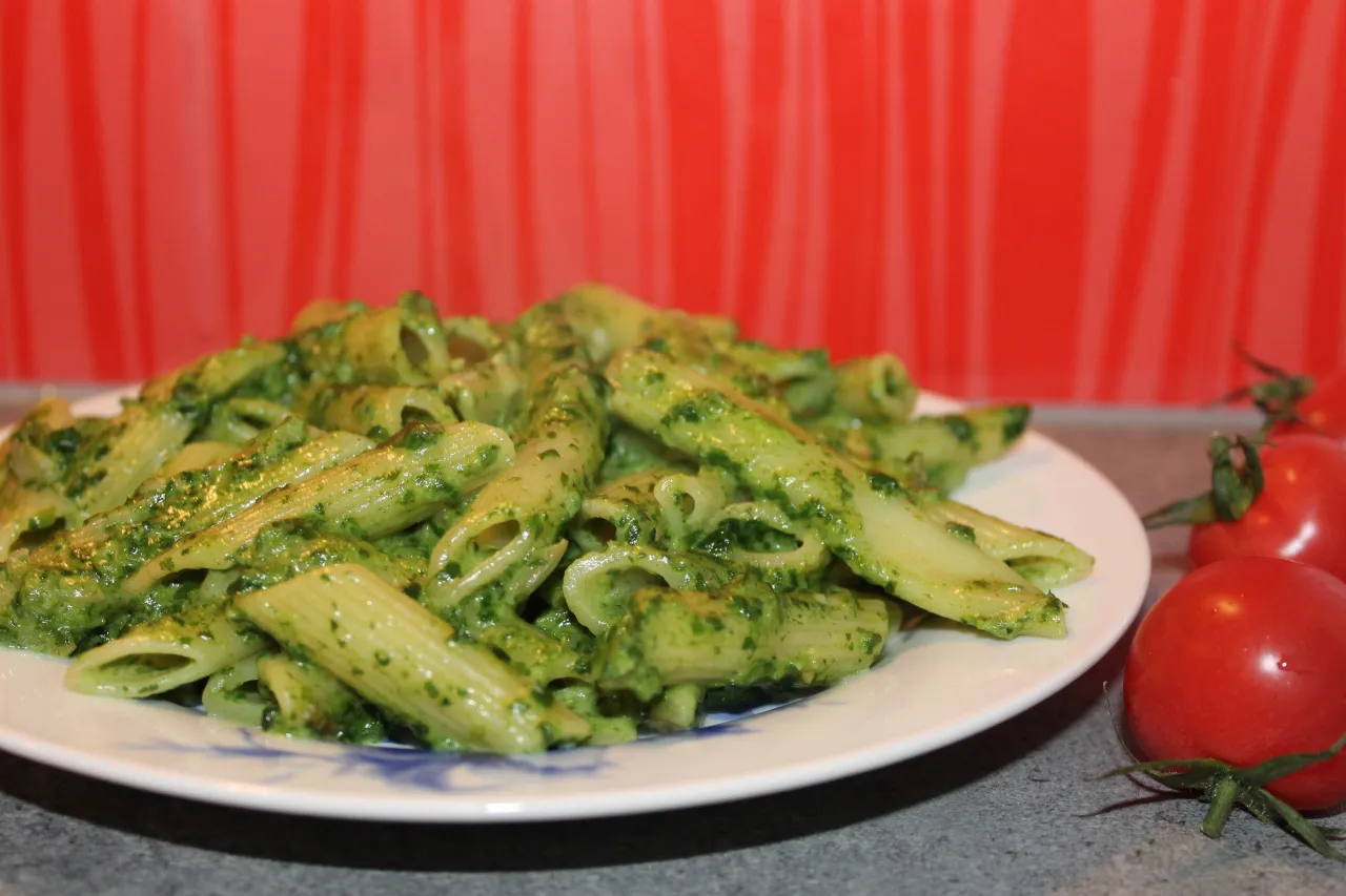 Zdjęcie Pyszny makaron penne ze szpinakiem w 15 minut - proste przepisy