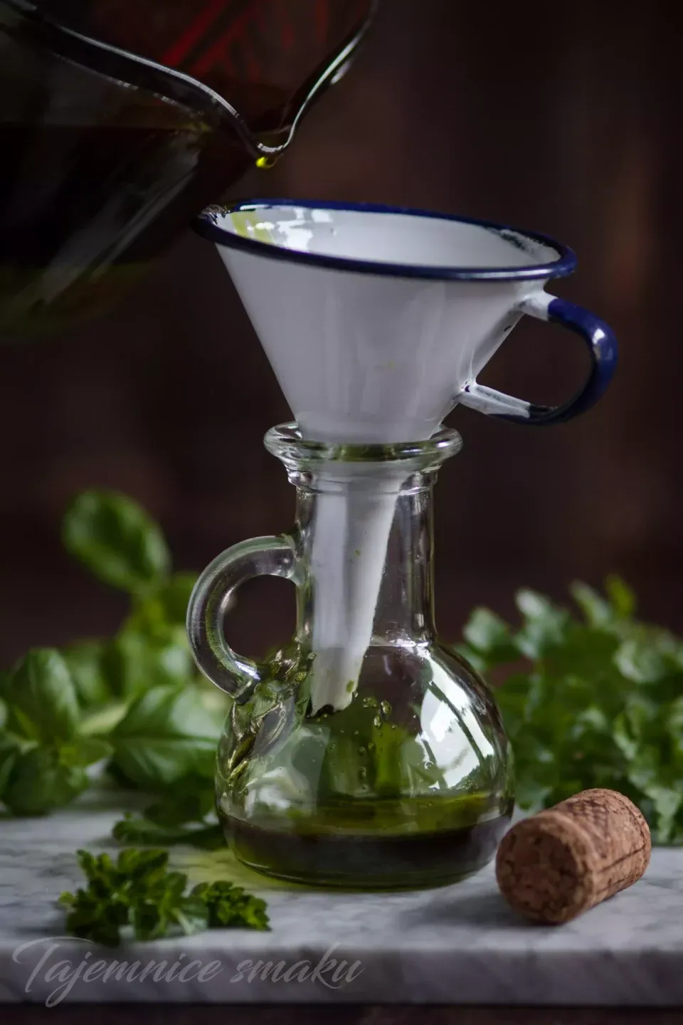 Zdjęcie Zielona oliwa jak zrobić: proste przepisy na aromatyczną oliwę