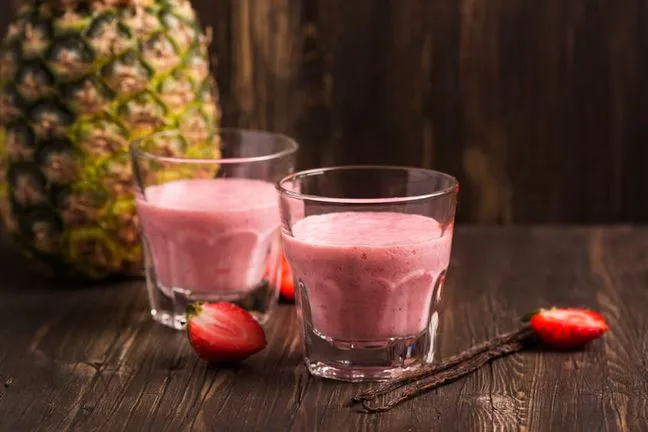 Zdjęcie Ile kcal ma jogurt owocowy? Sprawdź, co naprawdę zawiera!