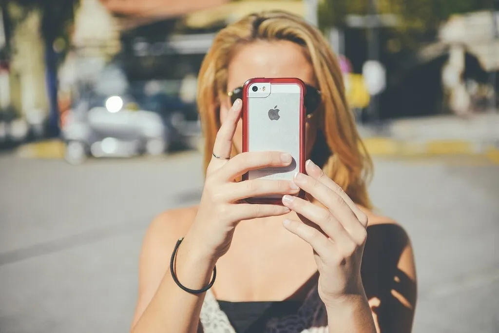 Zdjęcie Jak sprawdzić w jakiej sieci był kupiony telefon i uniknąć problemów