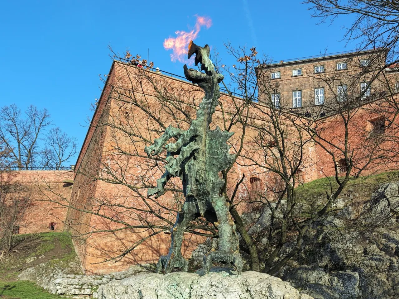 Zdjęcie Smok wawelski w Krakowie: wszystko co musisz wiedzieć przed wizytą