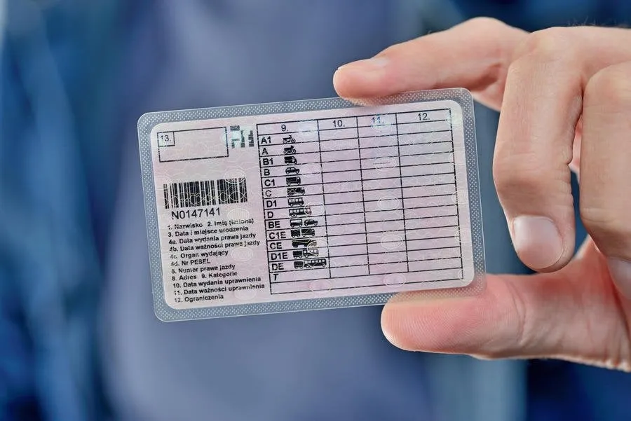 Zdjęcie Jak odzyskać prawo jazdy po elektronicznym zatrzymaniu – krok po kroku
