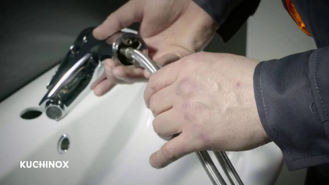 Zdjęcie Jak zamontować baterię umywalkową bez problemów i błędów?