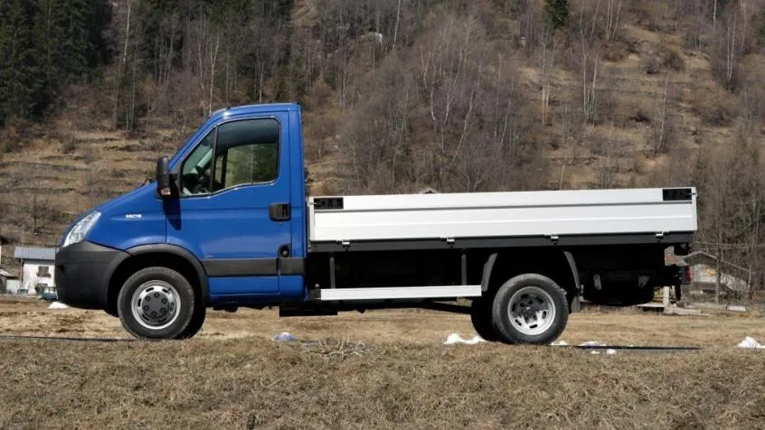 Zdjęcie Iveco Daily gdzie są bezpieczniki - znajdź je łatwo i szybko