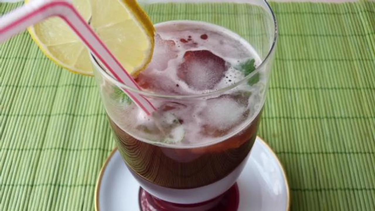 Zdjęcie Najlepsze drinki z sokiem żurawinowym, które musisz spróbować