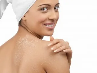 Zdjęcie Jaki peeling do ciała wybrać? 7 kluczowych wskazówek