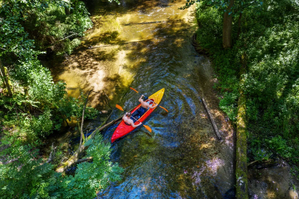 Zdjęcie Kajakarstwo g&oacute;rskie: Przewodnik po rzekach, sprzęcie i bezpieczeństwie