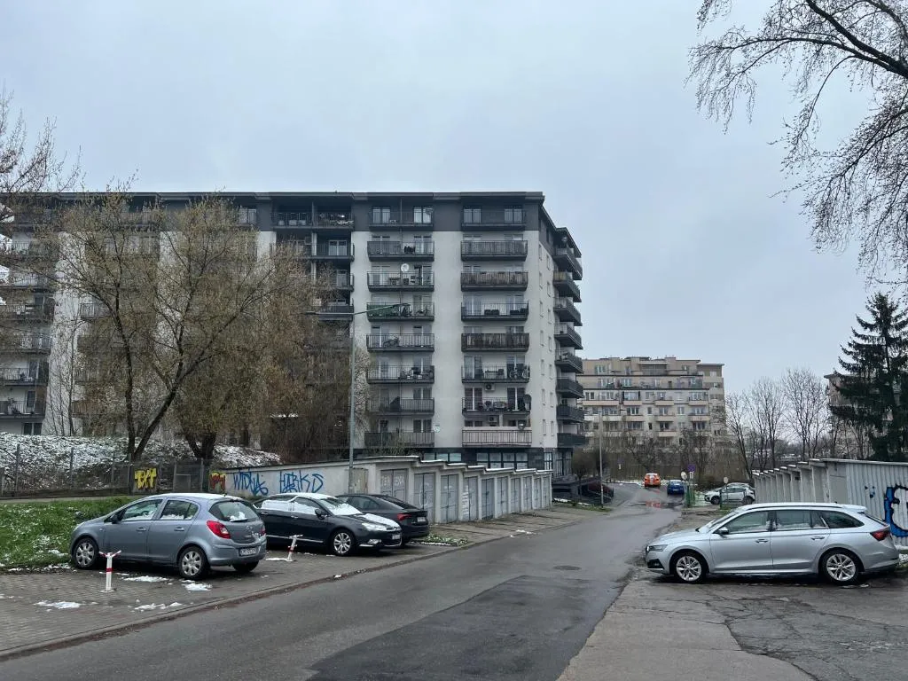 Zdjęcie Jak dojechać na osiedle złotej jesieni w Krakowie - praktyczne informacje