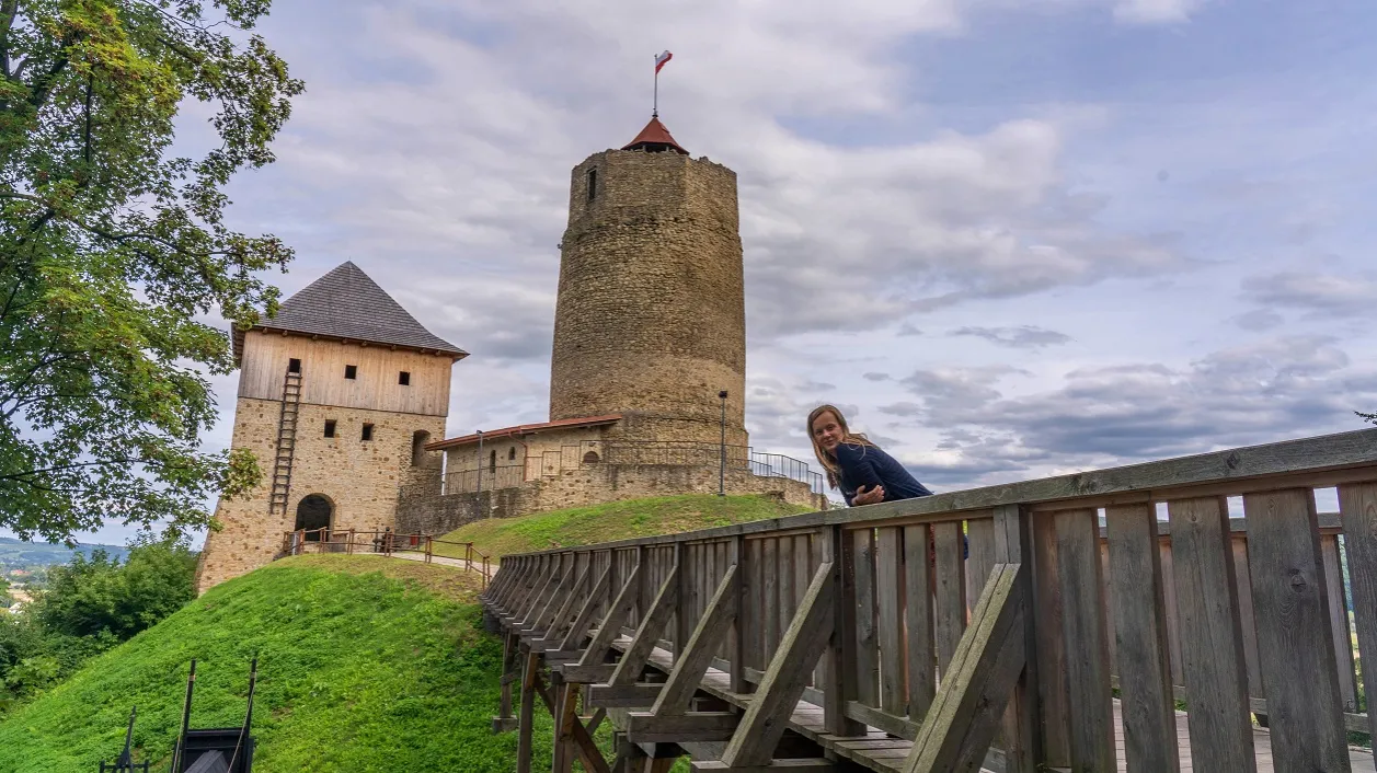 Zdjęcie Rożnów atrakcje - odkryj nieznane skarby i piękne miejsca w regionie