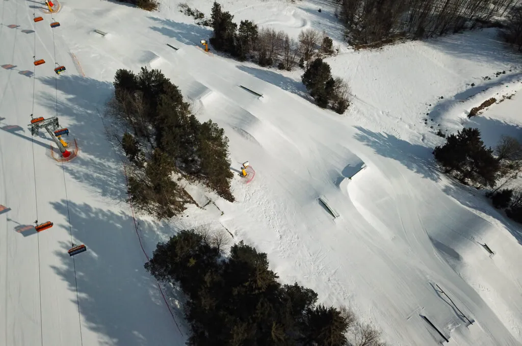 Zdjęcie Słotwiny snowpark - najlepsze strefy dla każdego poziomu umiejętności