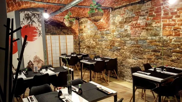Zdjęcie Gdzie zjeść w Wadowicach? Odkryj najlepsze restauracje i smaki