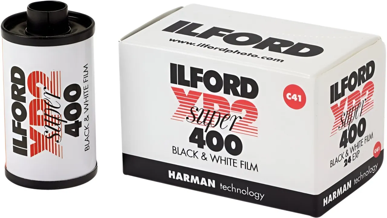 Zdjęcie Jak założyć klisze do aparatu - uniknij najczęstszych błędów