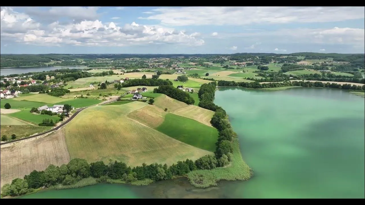 Zdjęcie Jezioro Rekowo - tajemnicze miejsce w sercu Kaszub z atrakcjami