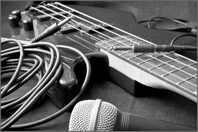 Zdjęcie Jaki kabel do gitary elektrycznej? Oto, co musisz wiedzieć, aby uniknąć błędów