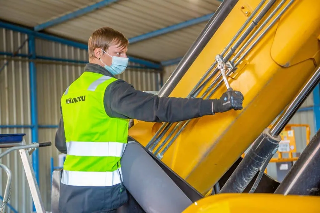 Zdjęcie Ile kosztuje wynajem podnośnika koszowego? Sprawdź ceny i ukryte koszty
