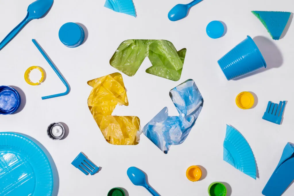 Zdjęcie Recykling plastiku co powstaje: zaskakujące produkty z odpadów plastikowych