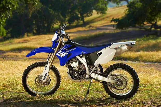 Zdjęcie Jakie enduro 250 4t wybrać - porównanie modeli i opinie użytkowników