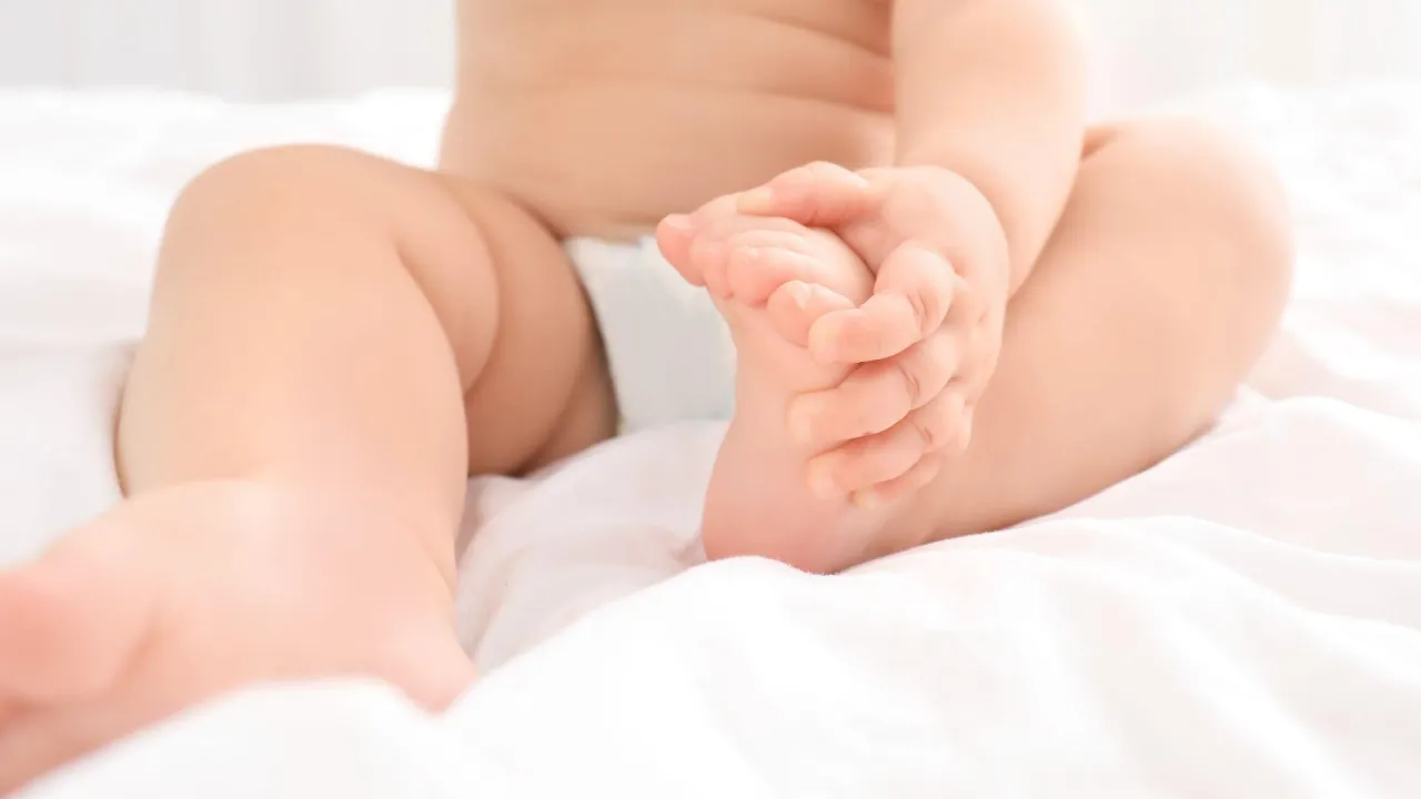 Zdjęcie Kiedy dziecko siada? Kluczowe informacje dla rodziców i fizjoterapeutów