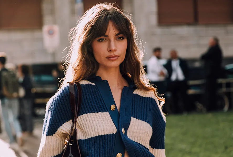 Zdjęcie Frisuren langes Haar mit Pony: Trendige Styles für mehr Volumen