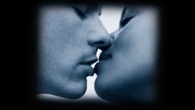 Zdjęcie Kiedy mężczyzna kocha kobietę piosenka tekst – odkryj głębię miłości