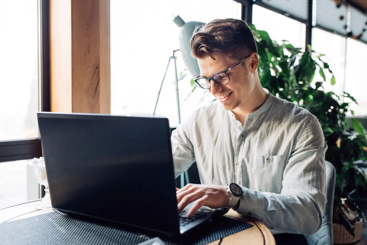 Zdjęcie Jak kupić laptop: unikaj błędów i wybierz idealny model dla siebie