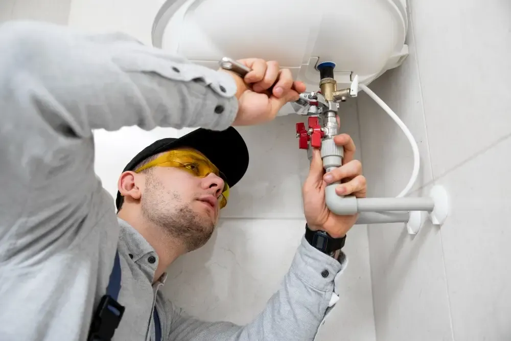 Zdjęcie Ile prądu zużywa bojler elektryczny 80l? Zaskakujące fakty o kosztach energii