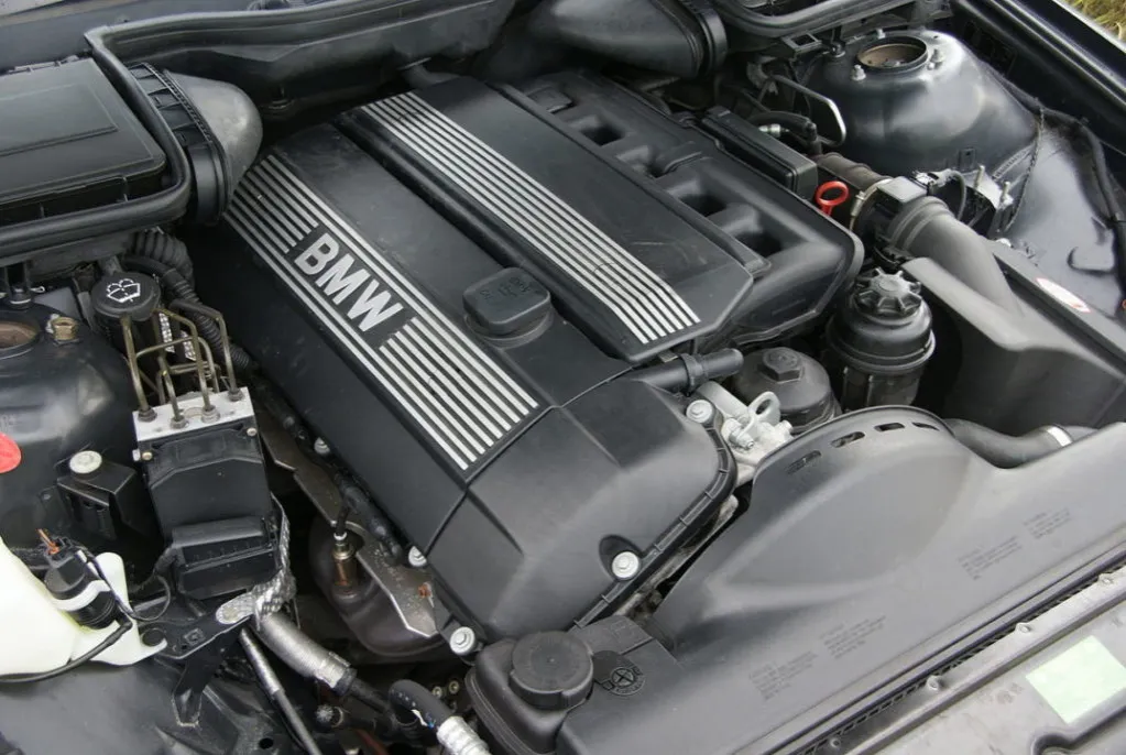 Zdjęcie Jaki olej do BMW diesel - uniknij problemów z silnikiem i wybierz najlepiej