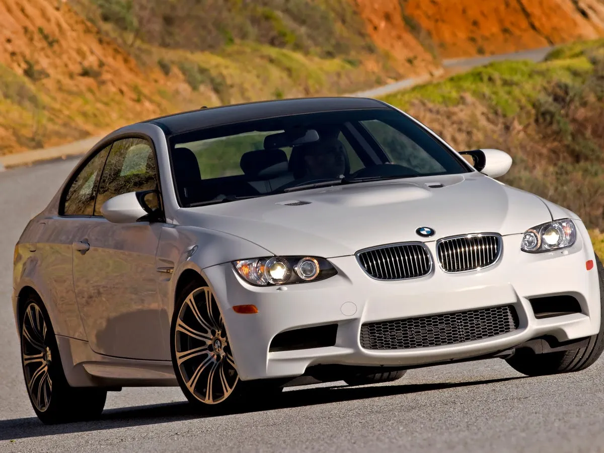 Zdjęcie BMW M3 coupé: osiągi, specyfikacje i unikalne cechy modelu
