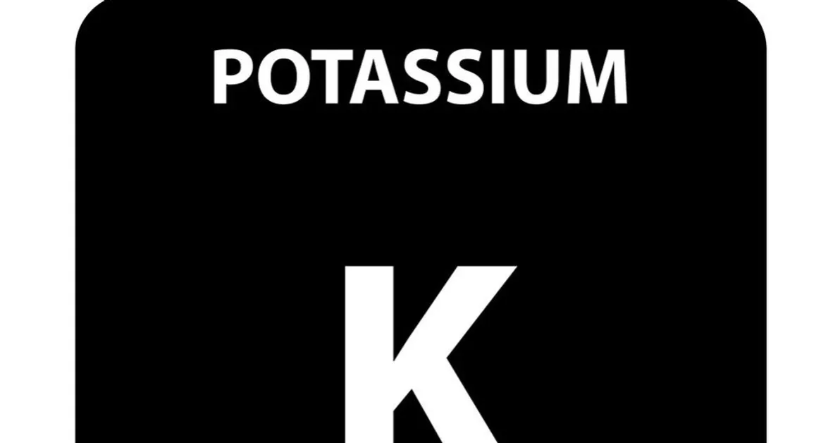 Zdjęcie Jaki symbol ma potas? Odkryj znaczenie symbolu K w chemii