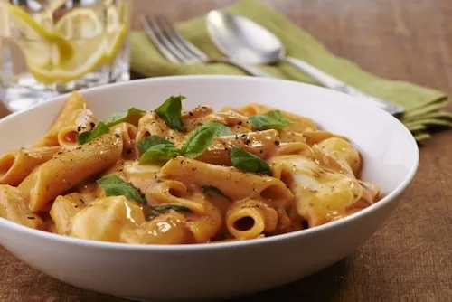 Zdjęcie Penne z serem: prosty przepis na pyszne danie z makaronem i różnymi serami