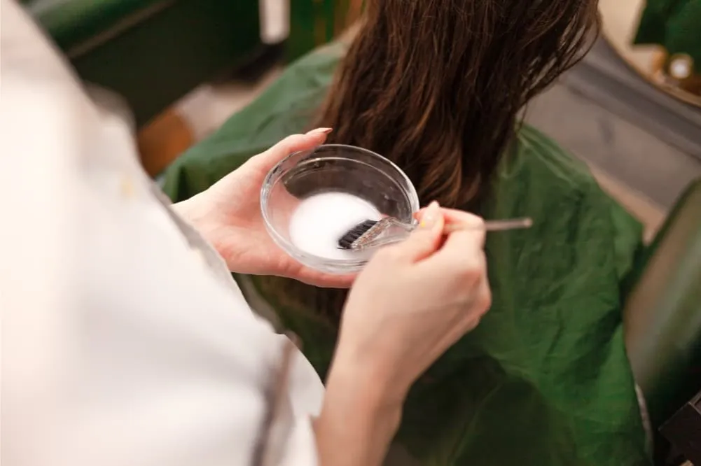 Zdjęcie Czy botox rozjaśnia włosy? Odkryj prawdę o tym zabiegu
