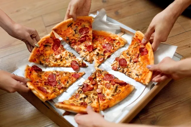 Zdjęcie Czy można zrobić pizzę z niewyrośniętego ciasta? Sprawdź smaki i przepisy