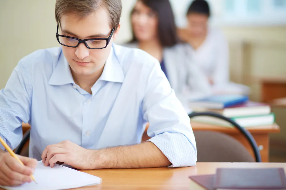 Zdjęcie Czy na studia prywatne liczy się matura? Sprawdź, co musisz wiedzieć