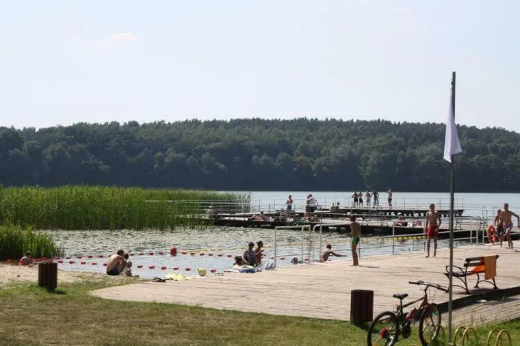 Zdjęcie Bacówki nad jeziorem Goszcza - idealne miejsce na rodzinny wypoczynek