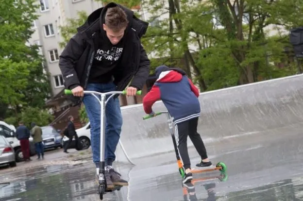 Zdjęcie Skatepark Ursus – idealne miejsce dla miłośników skateboardingowych przygód