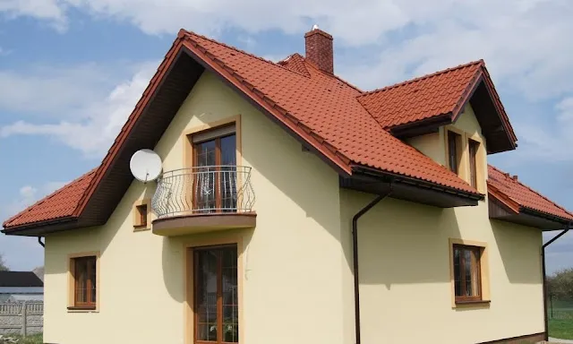 Zdjęcie Jaka elewacja do ceglastego dachu, by uniknąć błędów w aranżacji?
