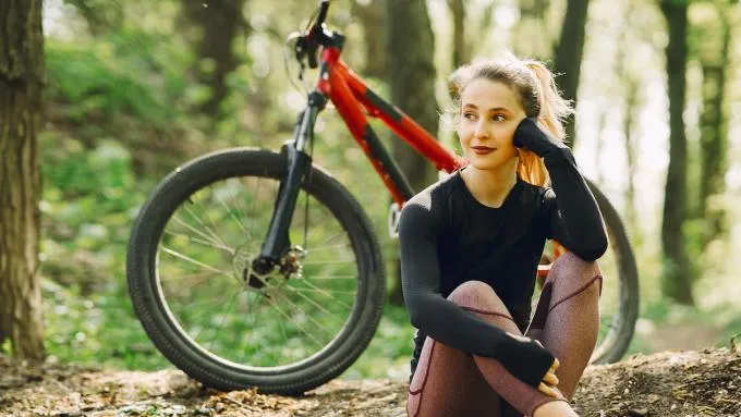 Zdjęcie Ile kalorii spalisz w 20 minut na rowerku stacjonarnym? Sprawdź!