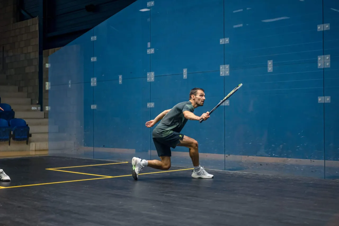 Zdjęcie Najlepsze miejsca na squash w Nowym Sączu – znajdź swój kort już dziś