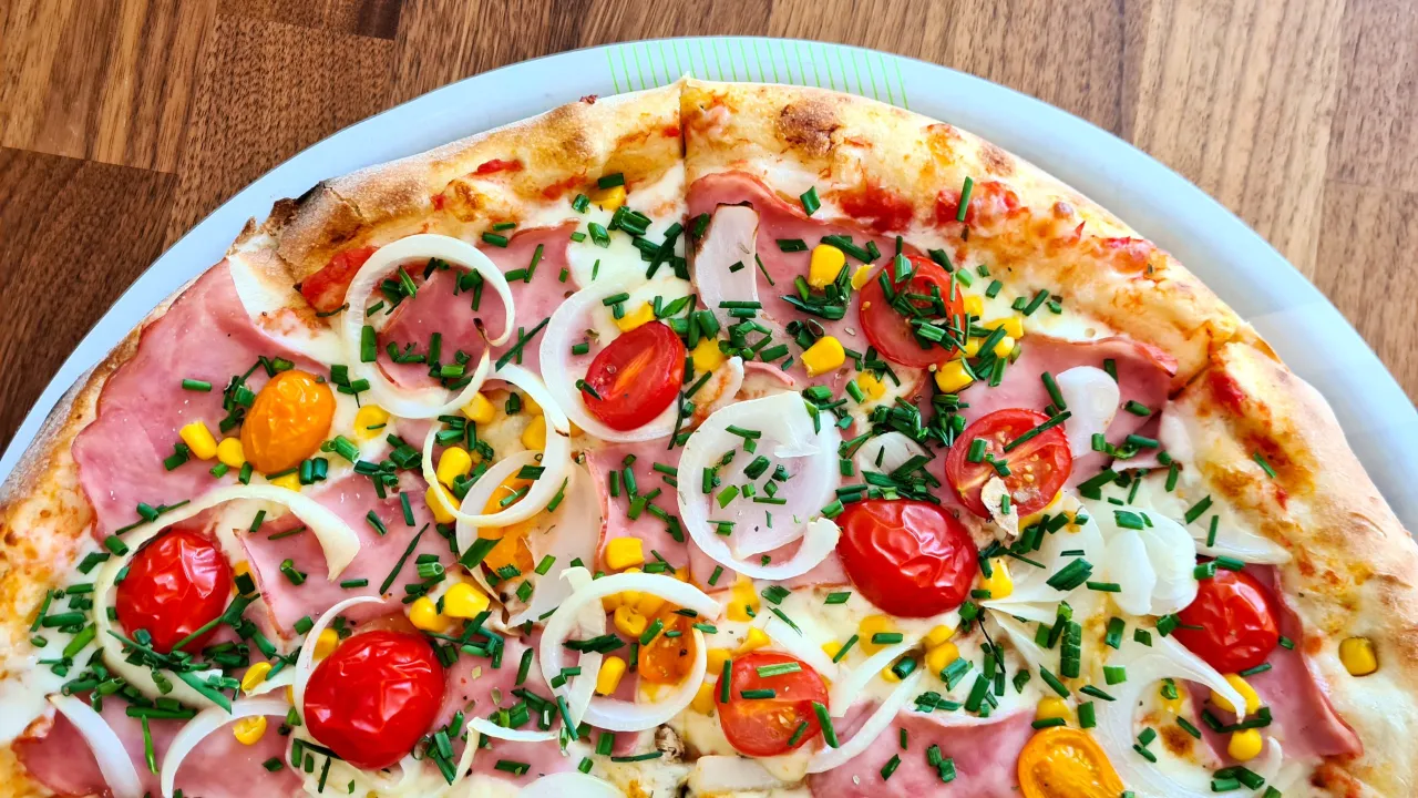 Zdjęcie Ile osób zje pizzę 30 cm? Sprawdź, czy wystarczy dla Ciebie