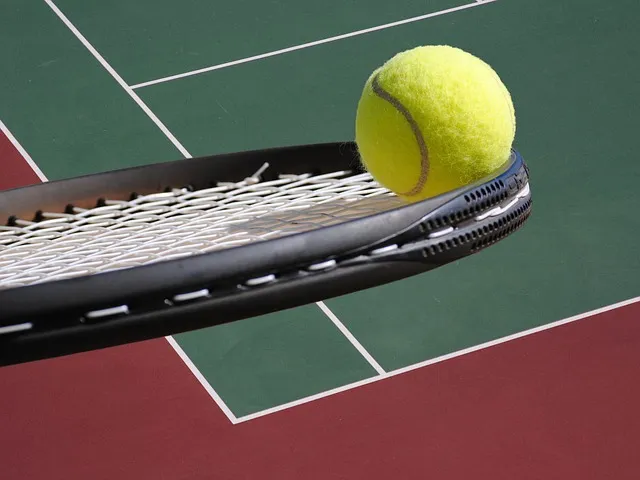 Zdjęcie Czy warto zapisać dziecko na tenis? Poznaj zalety i wady tego sportu